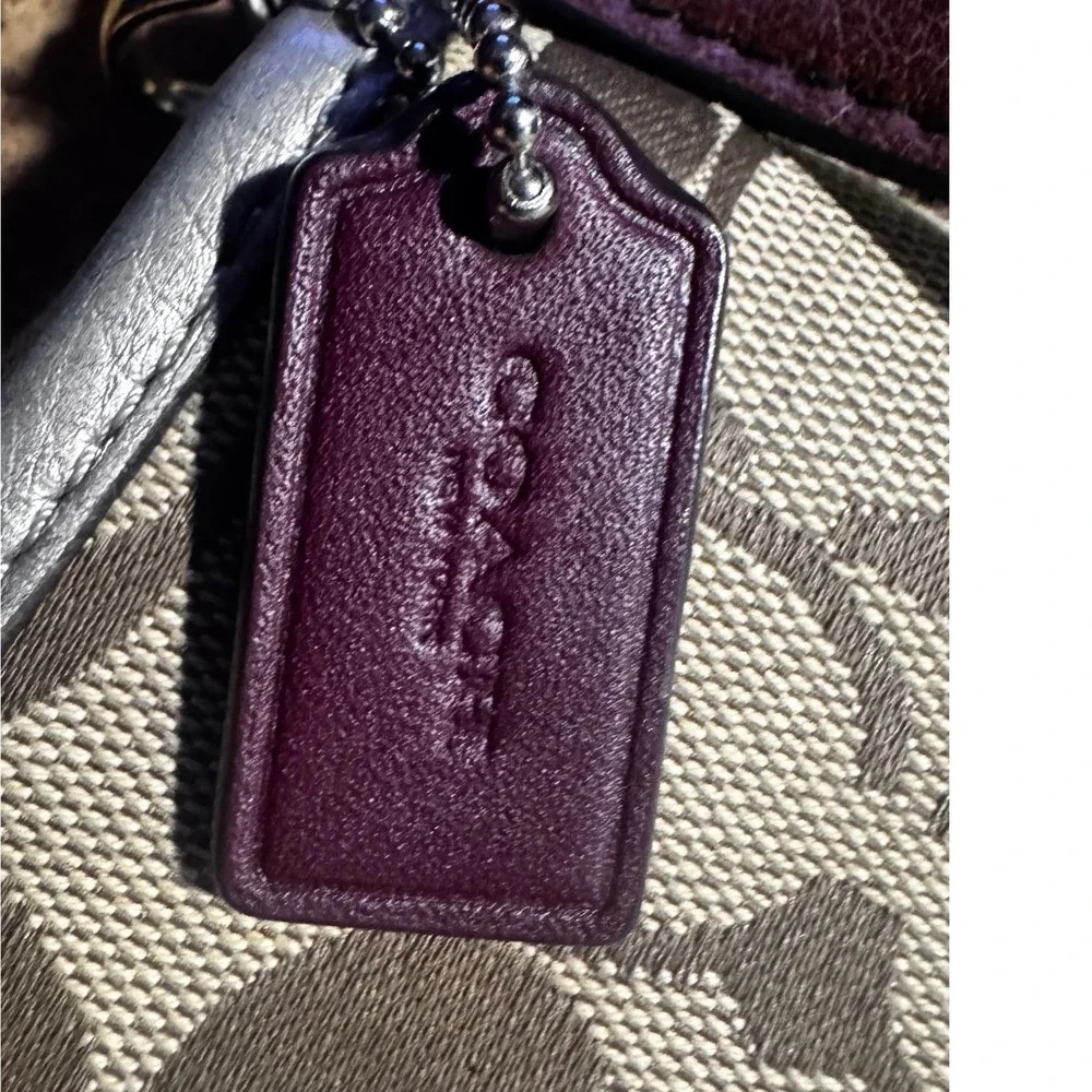 Coach Signature Turnlock Clutch Khaki F51820 5x8